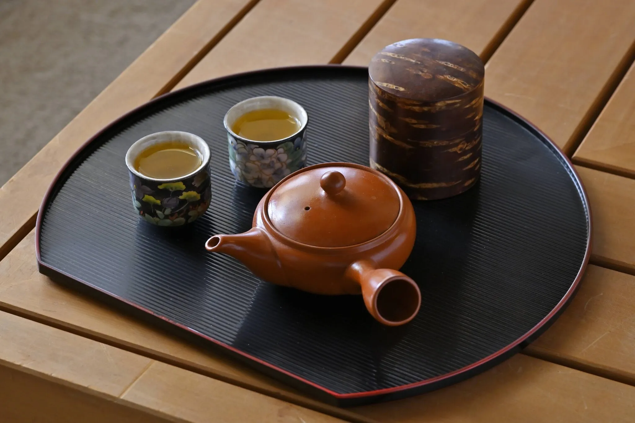席での一服はこちら。茶菓子は日替わり。
